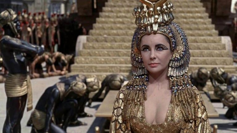 Cleopatra će biti Prljavi, Krvavi, Politički triler!