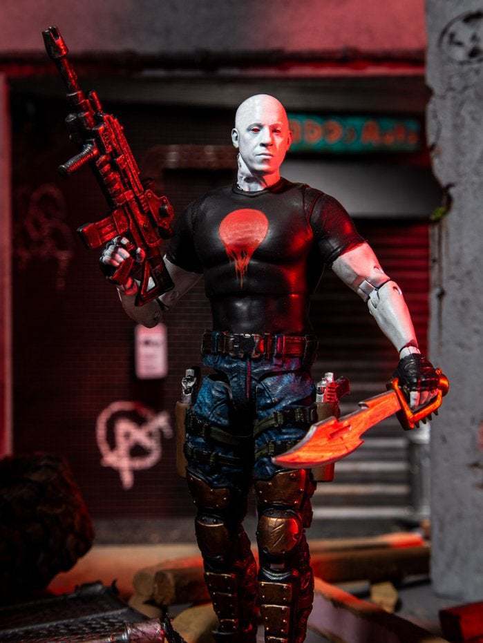 Ova akcijska figura prikazuje Vin Diesela u punom Bloodshot modu
