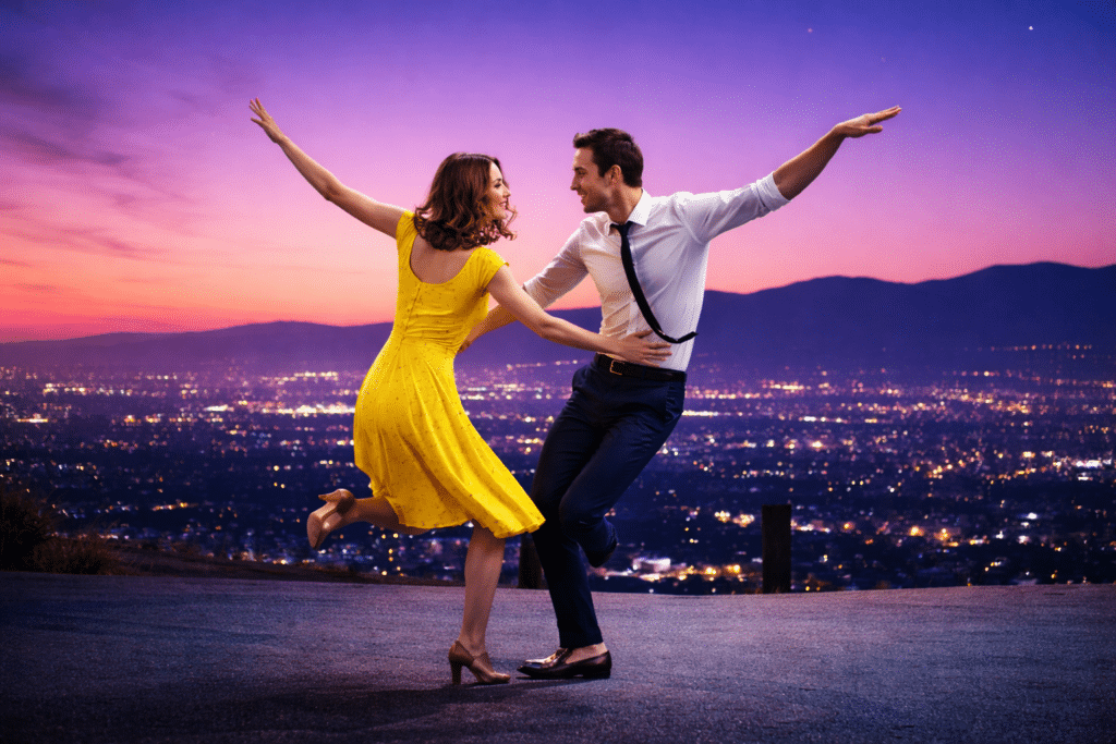 Kratka usporedba scenskog i filmskog mjuzikla